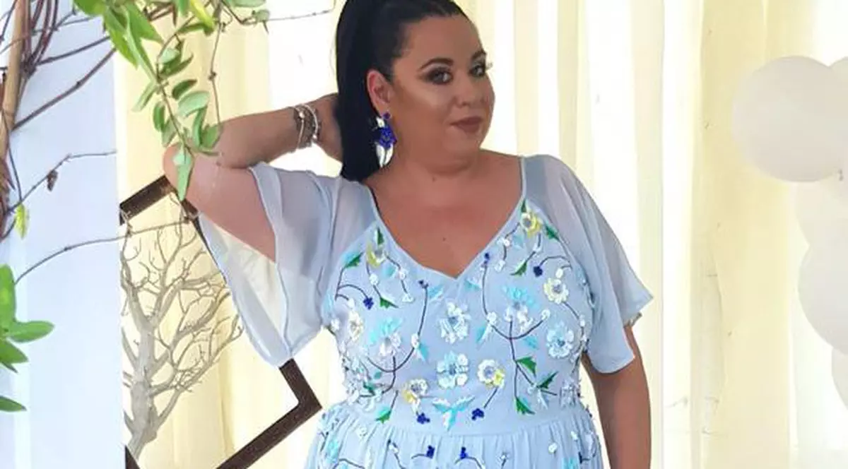 Oana Roman vrea să scape de gușă. A început un tratament de remodelare