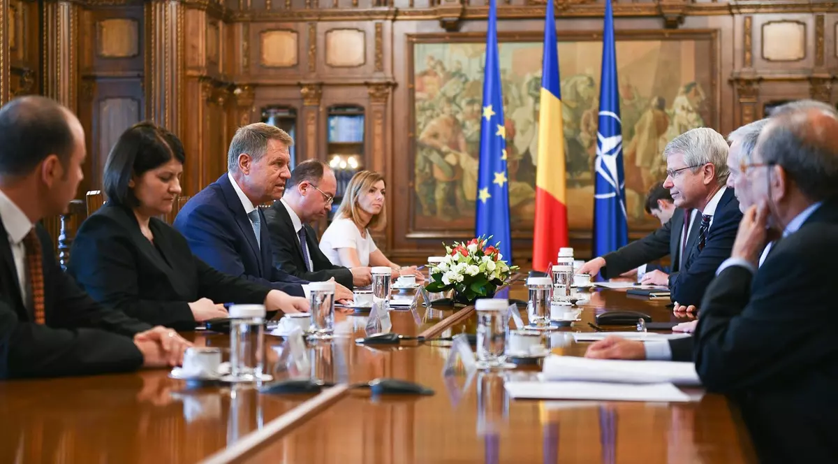 Klaus Iohannis si comisia de la venetia, intalnire