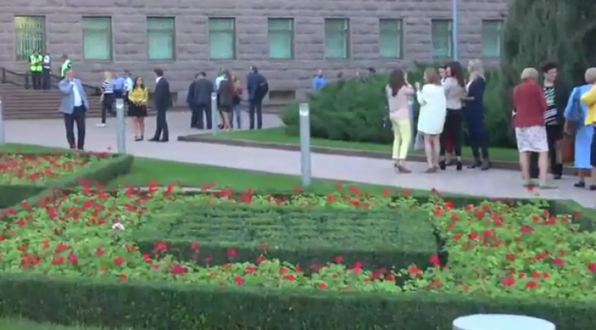 Amenințare cu bombă la Parlamentul de la Chișinău. Cel care a sunat a vorbit în rusă