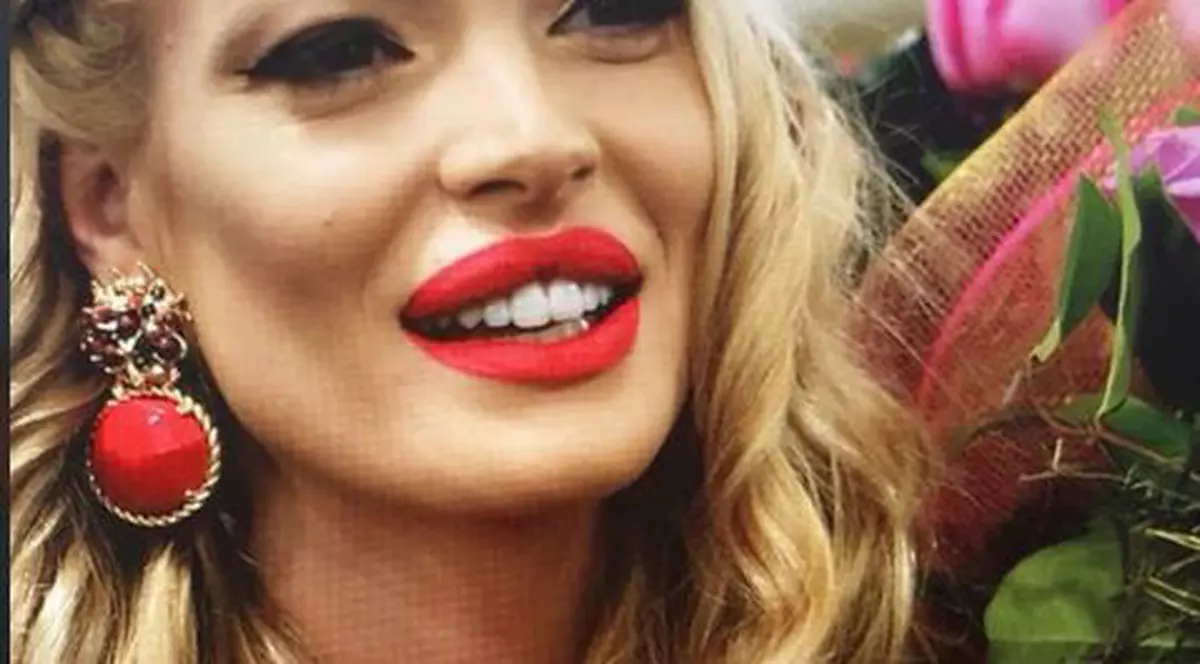 Valentina Pelinel a făcut probe de coafură pentru nunta cu Cristi Borcea. Dacă apare așa la altar e...