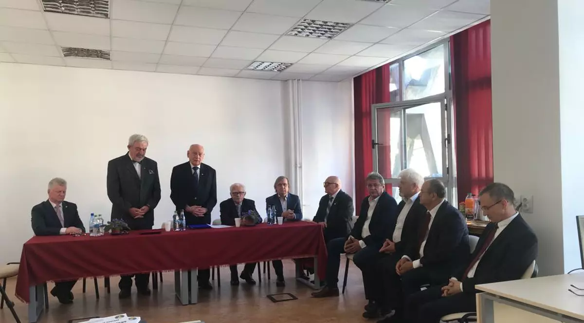 (P) Trei academicieni iluștri din Republica Moldova au devenit comandori ai Ordinului Militar de România