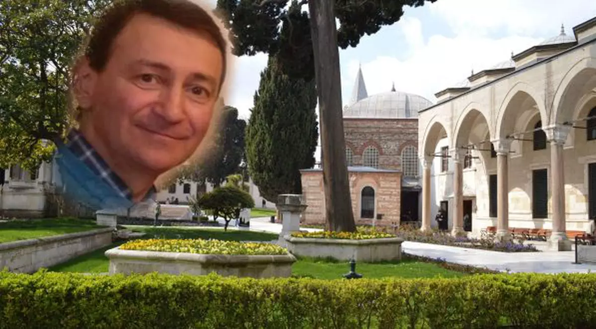 Palatului Topkapi din Istanbul. Palatul Topkapi din Istanbul, iar în medalion se află Salvatore Popescu, bărbatul din Ploiești dispărut în Turcia