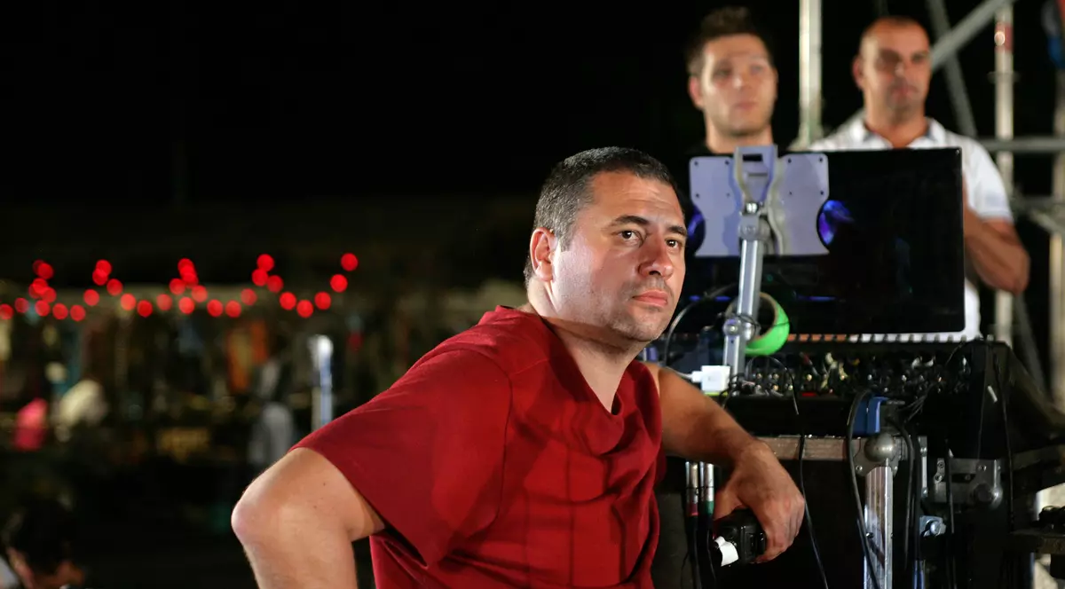 Replică dură a unui artist la campania BOR pentru referendumul privind familia: "Biserica are altarul mânjit de sângele tuturor victimelor dictaturilor din România"