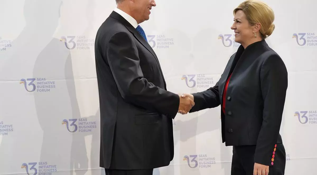 UPDATE/ A început Summit-ul Inițiativei celor Trei Mări, la București. Iohannis i-a primit pe oficiali