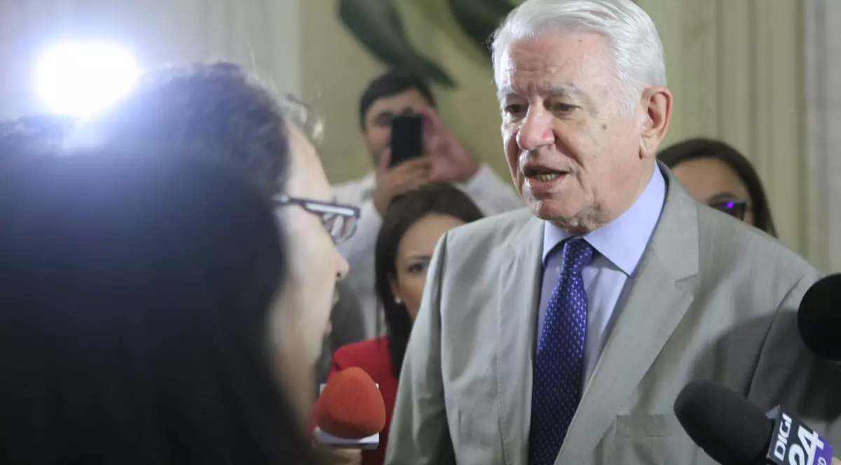 Teodor Meleşcanu acuzat că și-a numit fiul consul general la Strasbourg