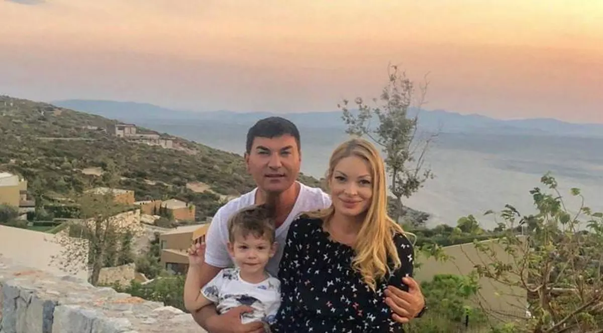 Cum au mers în maşină Valentina şi Cristi Borcea, în ziua în care s-au căsătorit. Imaginea pe care a ținut-o ascunsă