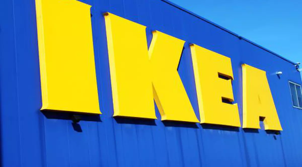 Un bărbat a returnat un set de pahare la IKEA