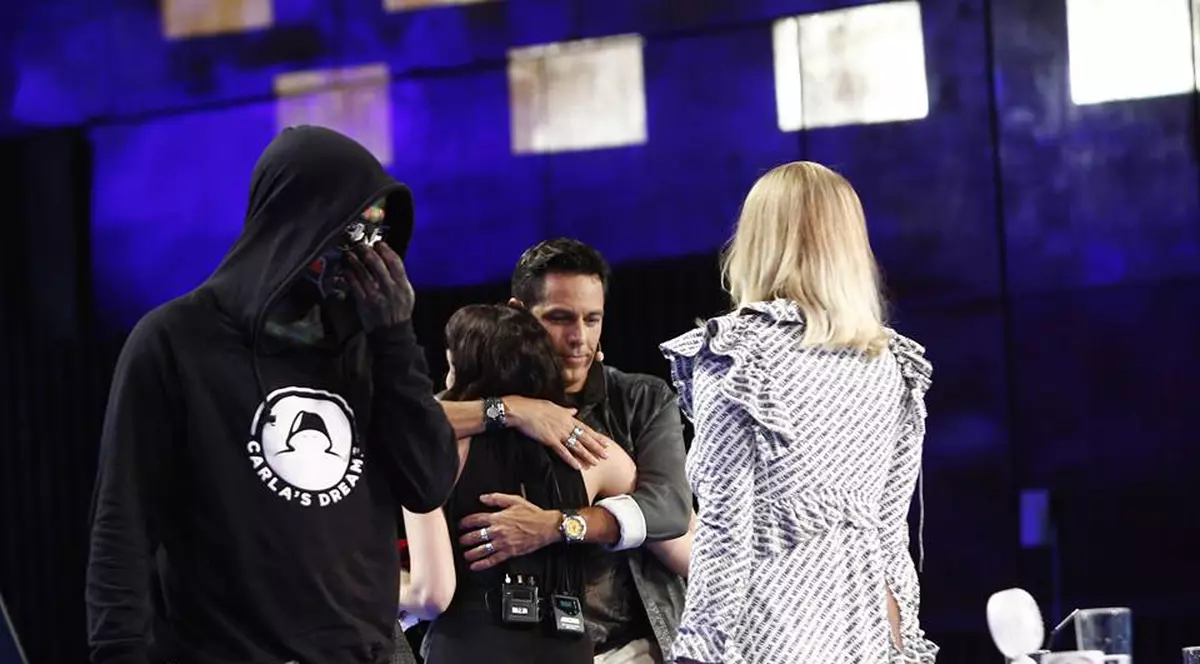 O tânără din America a venit la “X Factor”, pentru a-și cunoaște mama naturală