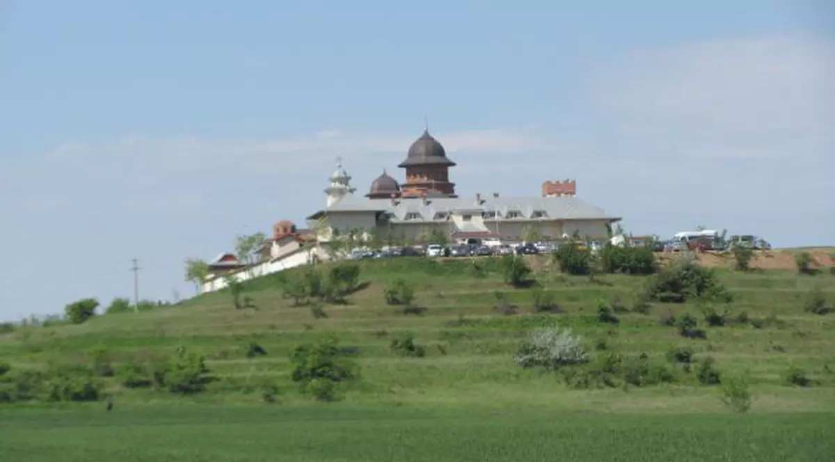 La o mânăstire din România unde se spune că se întâmplă minuni a avut loc azi o tragedie! Un bărbat a murit în chinuri groaznice