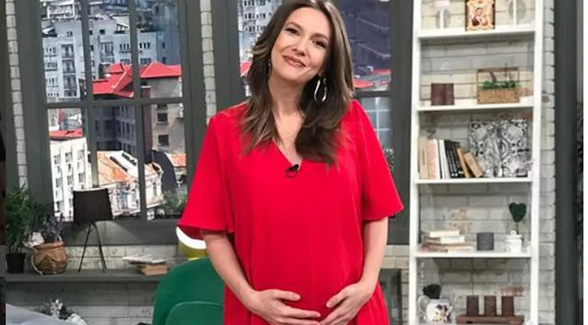 Adela Popescu, face mărturisiri înainte de a naște