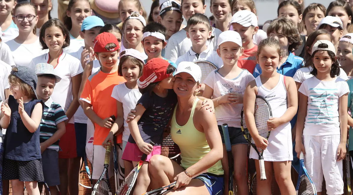 Simona Halep caută campioane. ”Pot să ofer șansa unor copii să practice tenisul într-un cadru organizat”