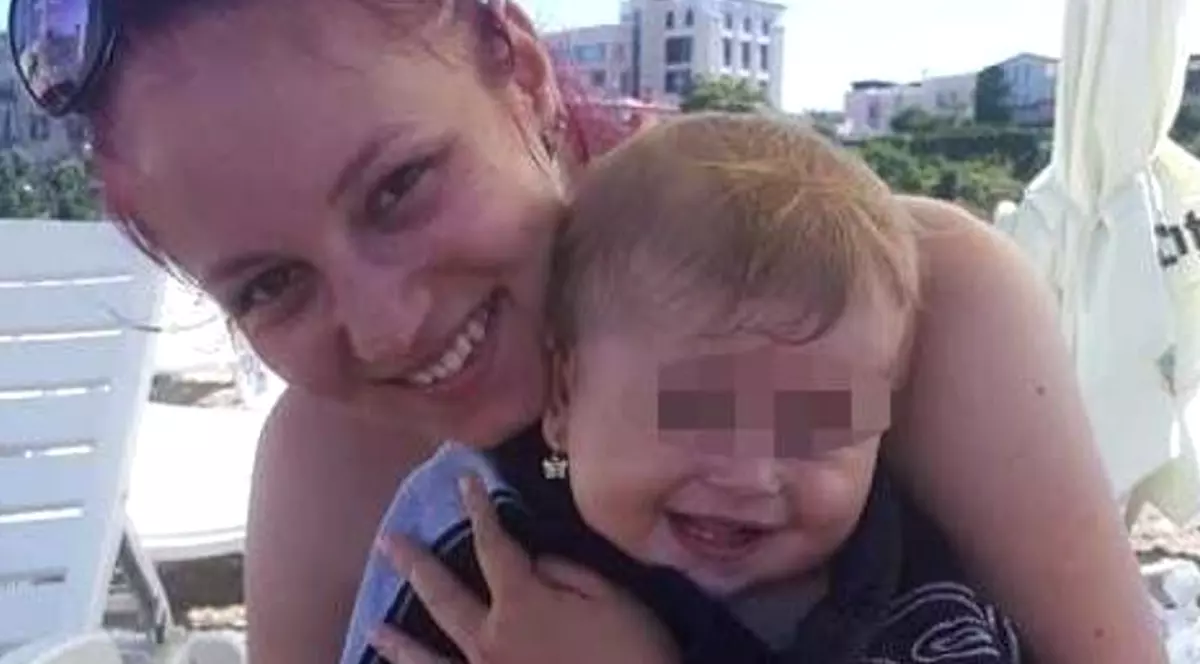 Mămica din Constanța care a intrat în comă acum trei zile a murit. O fetiță de doar un an a rămas orfană