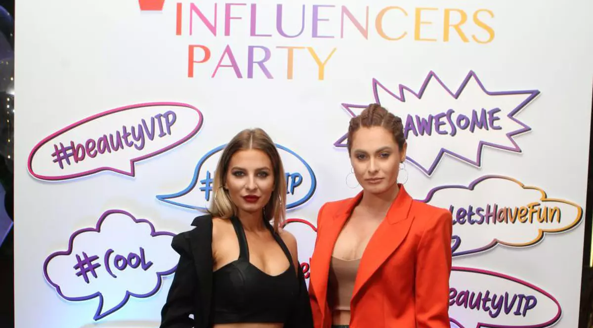 Raluk și Ana Baniciu și-au pus costumele de baie și au ieșit la zăpadă