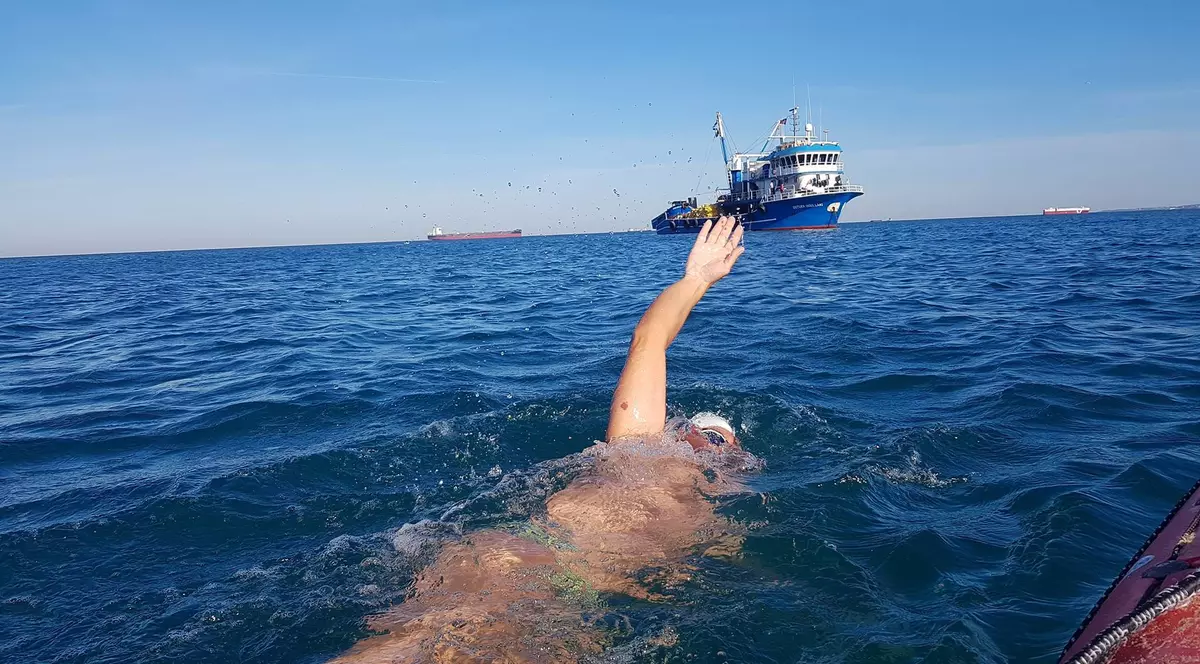 FOTO| Avram Iancu a înotat 680 de kilometri de la Sulina la Istanbul. Ce a spus după cele 60 de zile petrecute pe mare