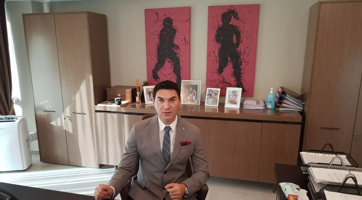 INTERVIU EXCLUSIV/ Cristi Borcea le dă o veste proastă femeilor care încă mai visează la el. Jură că nu mai face copii decât cu Valentina!