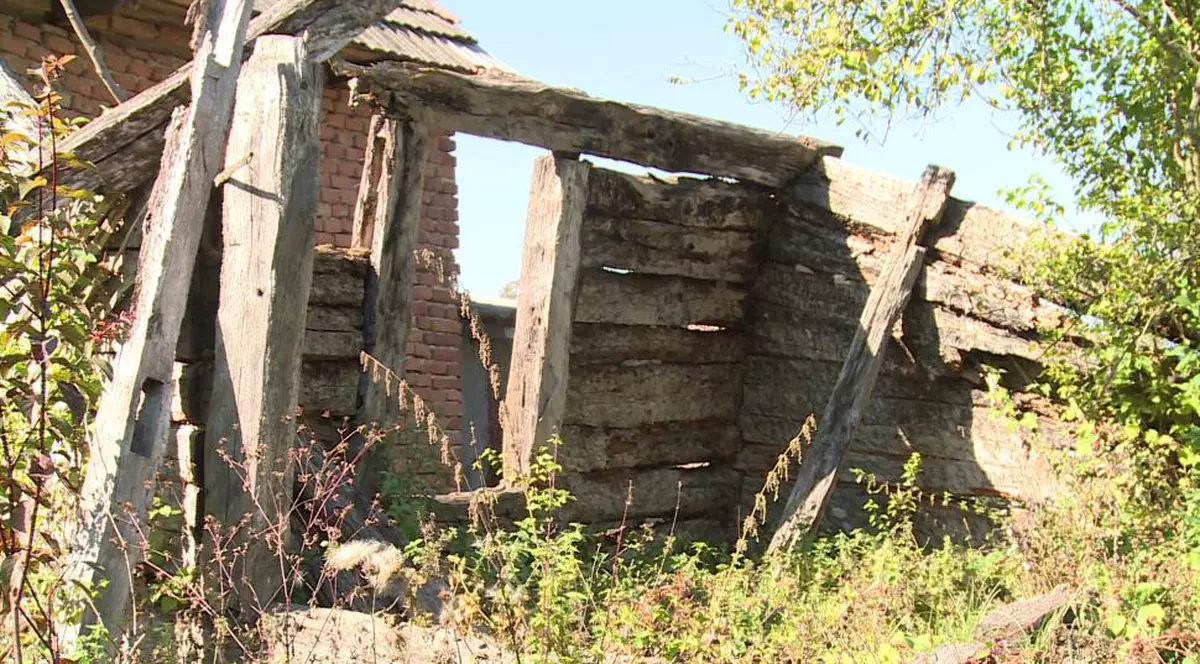 Imagine tristă în România, în Anul Centenar. Casa în care s-a născut și a copilărit marele sculptor Constantin Brâncuși s-a prăbușit! De ce nu a putut statul face nimic