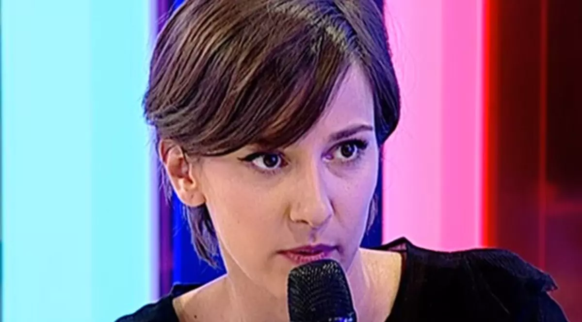 Dana Rogoz se pregătește de o altă petrecere. Recent, actrița și-a aniversat ziua de naștere. “Am foarte mulți prieteni“
