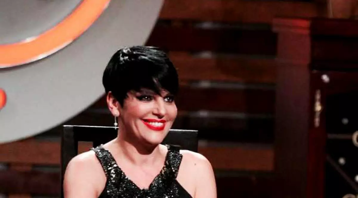 De câți ani își cumpără Patrizia Paglieri numai haine negre. Nu poartă altceva