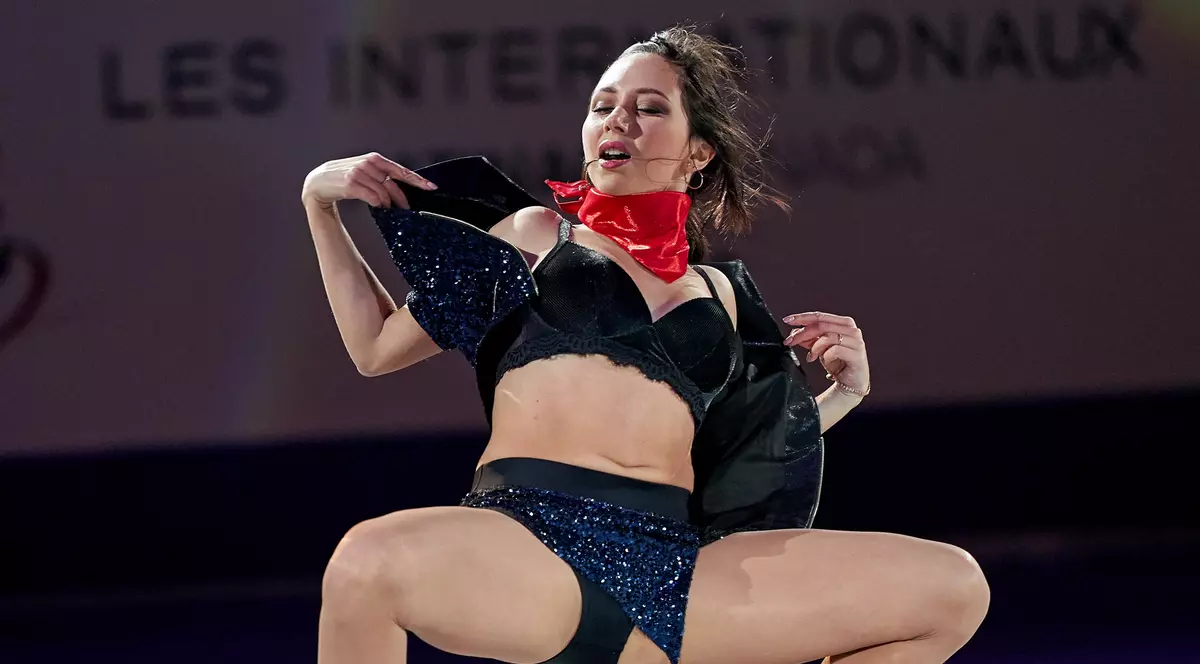 Patinatoarea Elizaveta Tuktamysheva a făcut show erotic la Grand Prix-ul Canadei