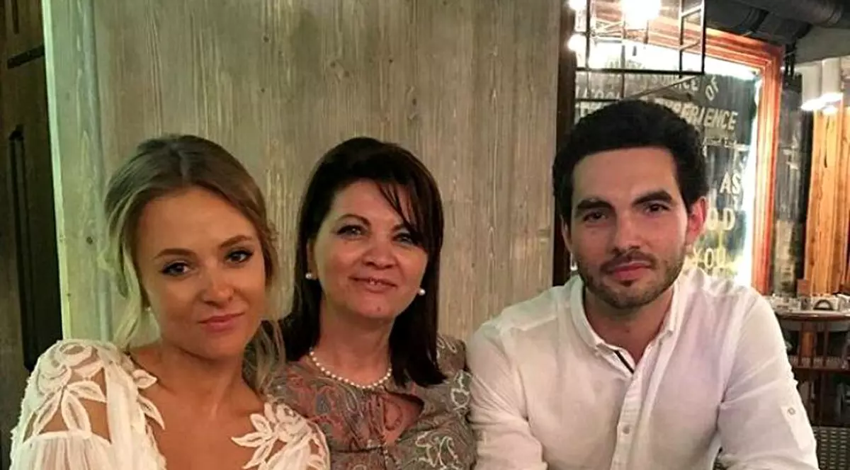 Care este de fapt relația dintre mama Deliei și soacra fiicei sale, Oana, care este din nou însărcinată. “Nu mă văd bine “