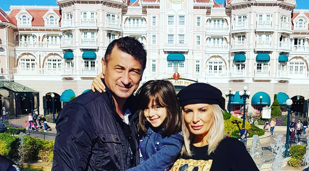 Daniela Györfi și-a dus fetița la Disneyland. “Am colindat Parisul, am fost și cu metroul. Am mers și la Luvru