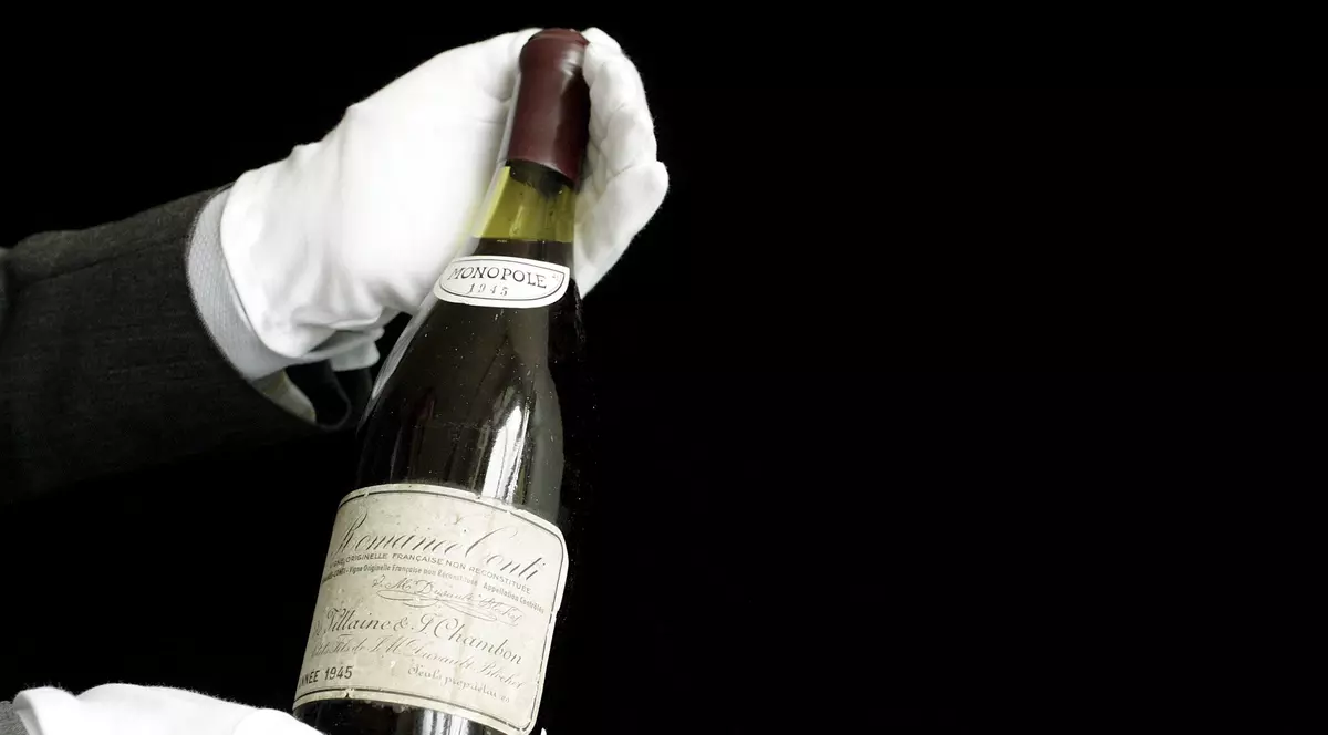 Preț record pentru o sticlă de vin Romanee-Conti din 1945. Sticla de vin Romanee-Conti din 1945
