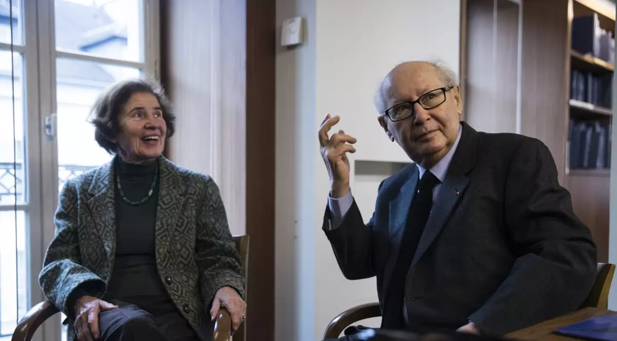 Serge Klarsfeld și soția lui, decorați de Macron