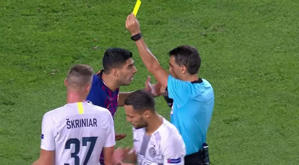 Arbitrul Ovidiu Hațegan a fost înjurat de atacantul Barcelonei Luis Suarez