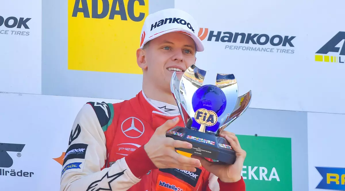 Michael Schumacher - Mick Schumacher poate deveni a 13-a pereche tată-fiu din istoria Formulei 1