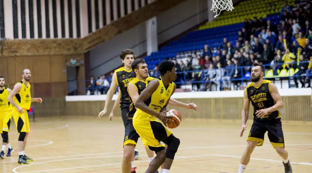 Grevă la echipa de baschet Cuza Sport Brăila. Clubul baschetbaliștilor americani înjunghiați, grave probleme financiare