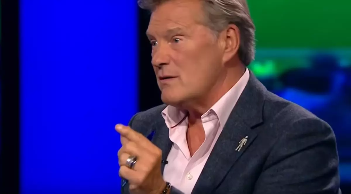 Glenn Hoddle a fost externat și urmează programul de recuperare acasă. Suferise un infarct de ziua lui, în timp ce era la o emisiune