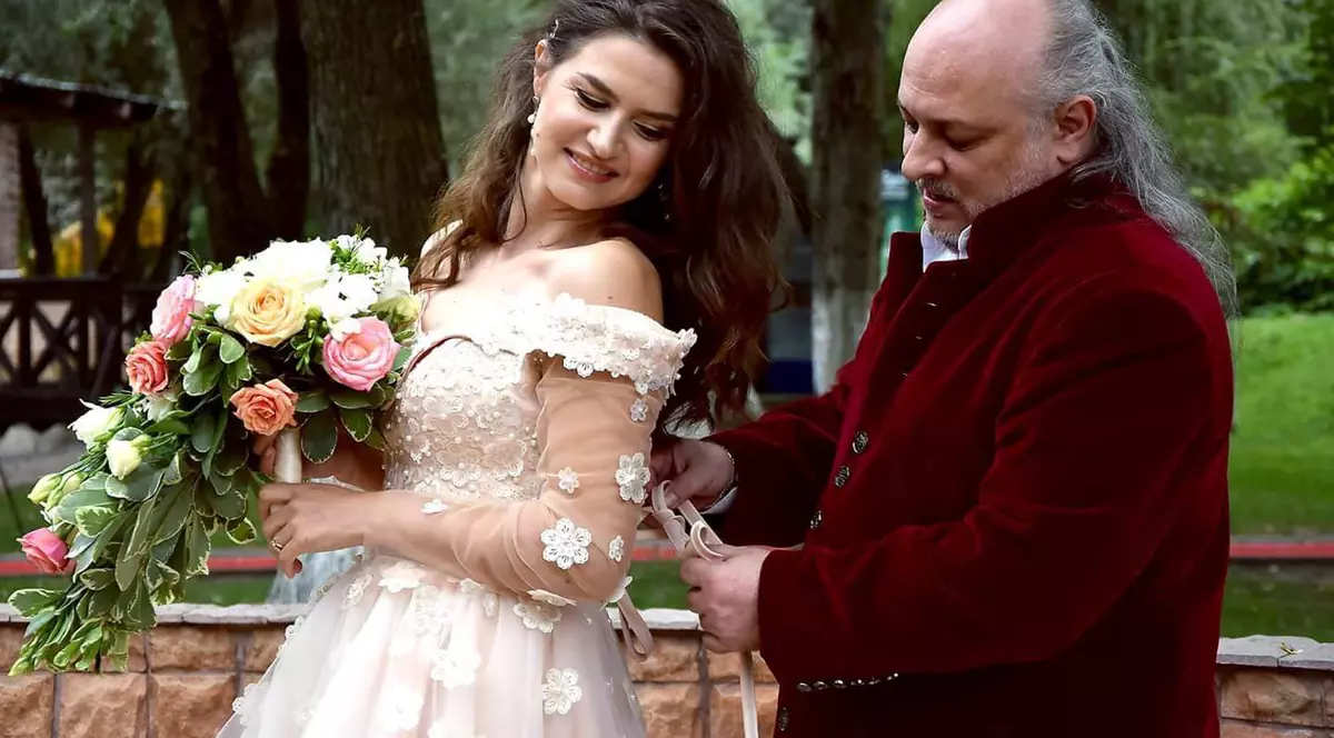 Marius Dragomir s-a căsătorit după 17 ani de relație. "Am făcut cununia religioasă chiar în ziua aniversării noastre"