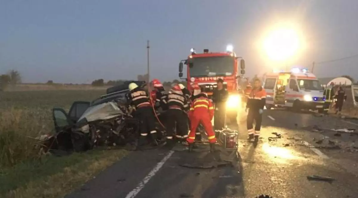 Accident grav în Ialomița. Plan roşu de intervenţie activat. Opt persoane au fost rănite