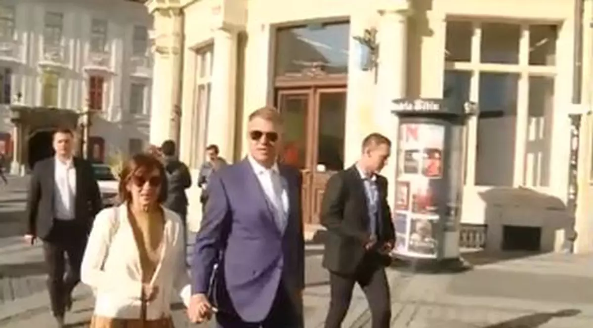 Preşedintele Klaus Iohannis şi soţia sa au mers la biserică, la Sibiu