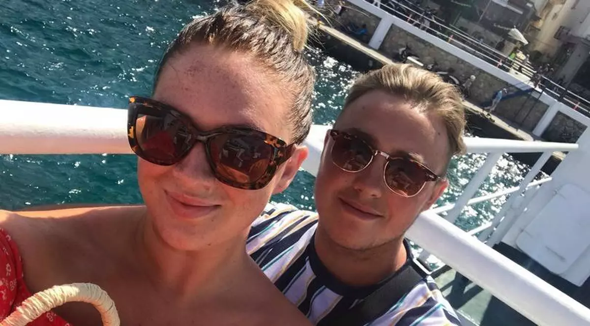 britanici care au găsit o pungă cu bani în timpul vacanței din Creta