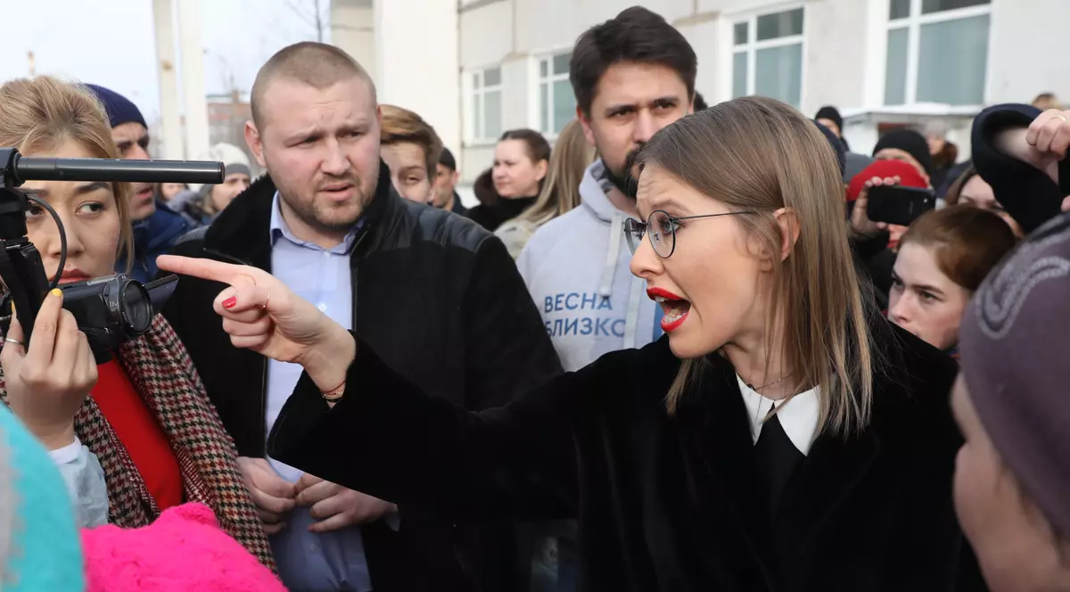 Fina lui Putin a făcut o greșeală de 1,6 milioane de euro! Un detaliu observat în public a ruinat-o