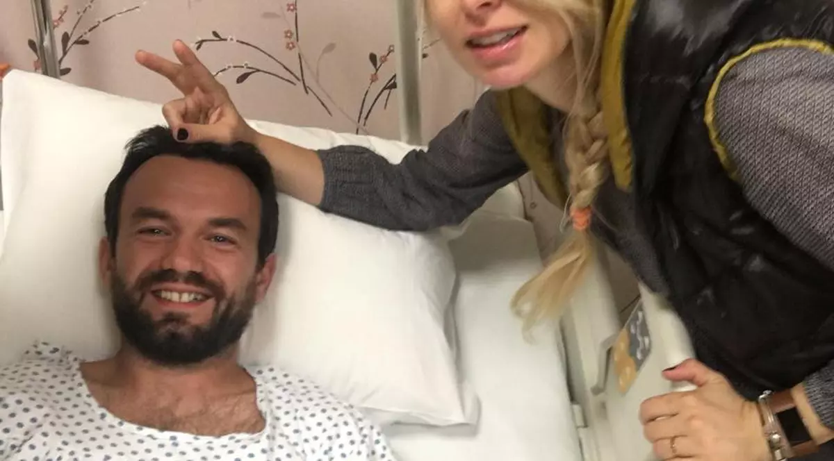 Florin Mergea a fost operat cu succes. Vicecampionul olimpic, supravegheat de soția însărcinată