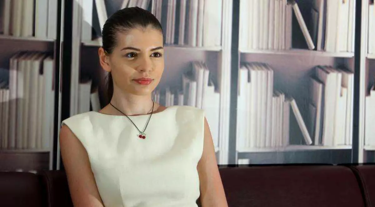 Monica Gabor vinde în America uleiuri “vindecătoare de cancer”