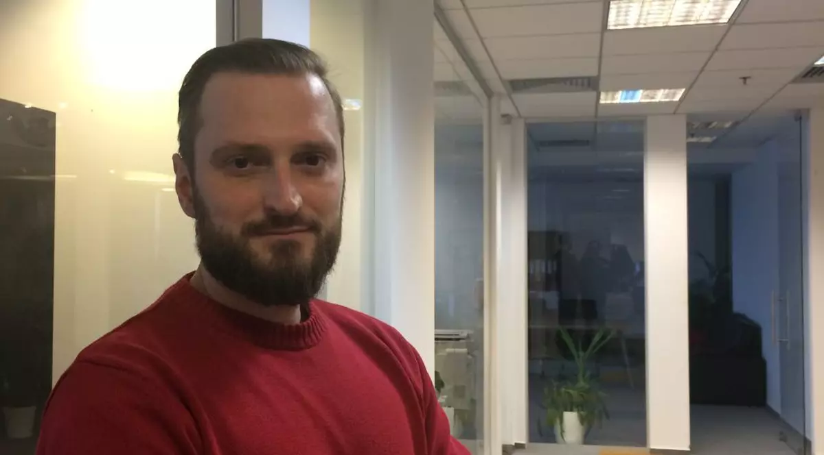 Ovidiu Eftimie, de la Times New Roman, critică Libertatea în cazul celor două țigări de marijuana ale lui Claudiu Popa și Emmei Zeicescu