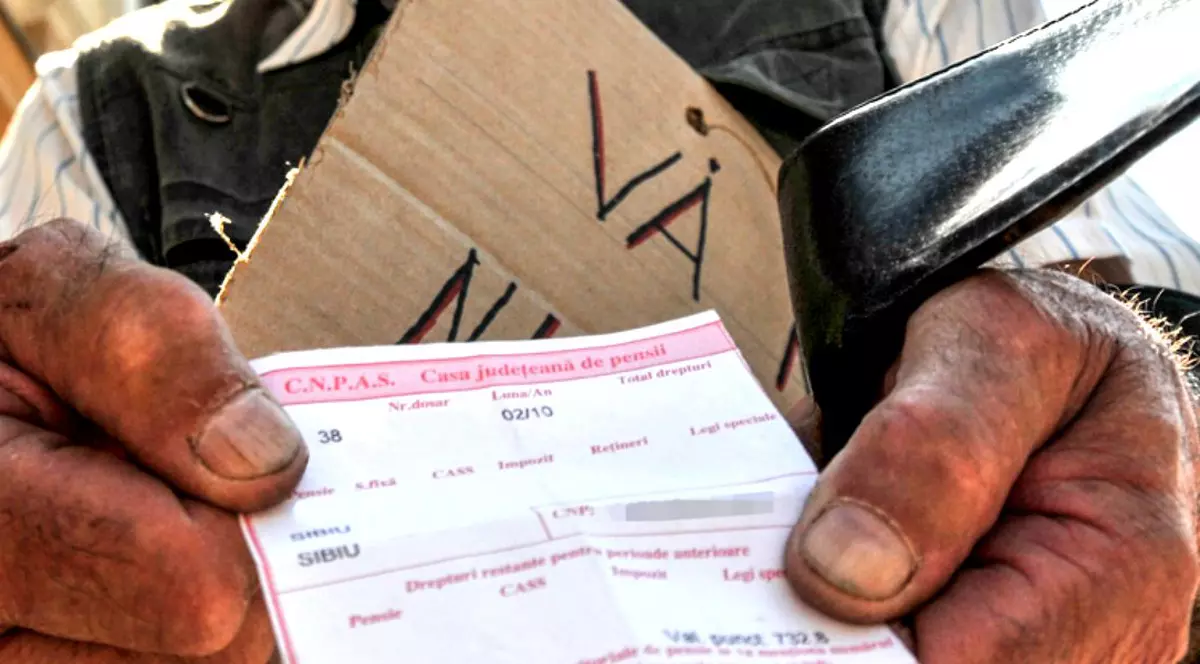 Pensiile nu vor mai veni cu poștașul din 2019. Ministrul finanțelor vrea banii virați pe card