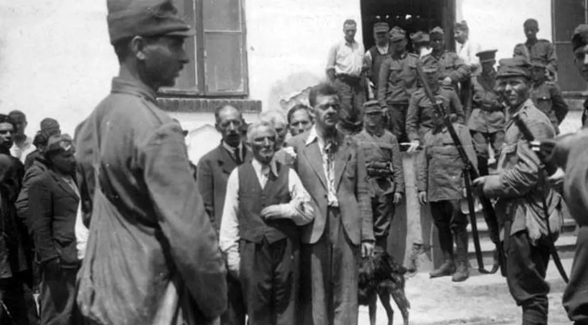 Dosar penal pentru negarea Holocaustului. Un ziar din Iaşi este anchetat pentru că l-a apărat pe Hitler