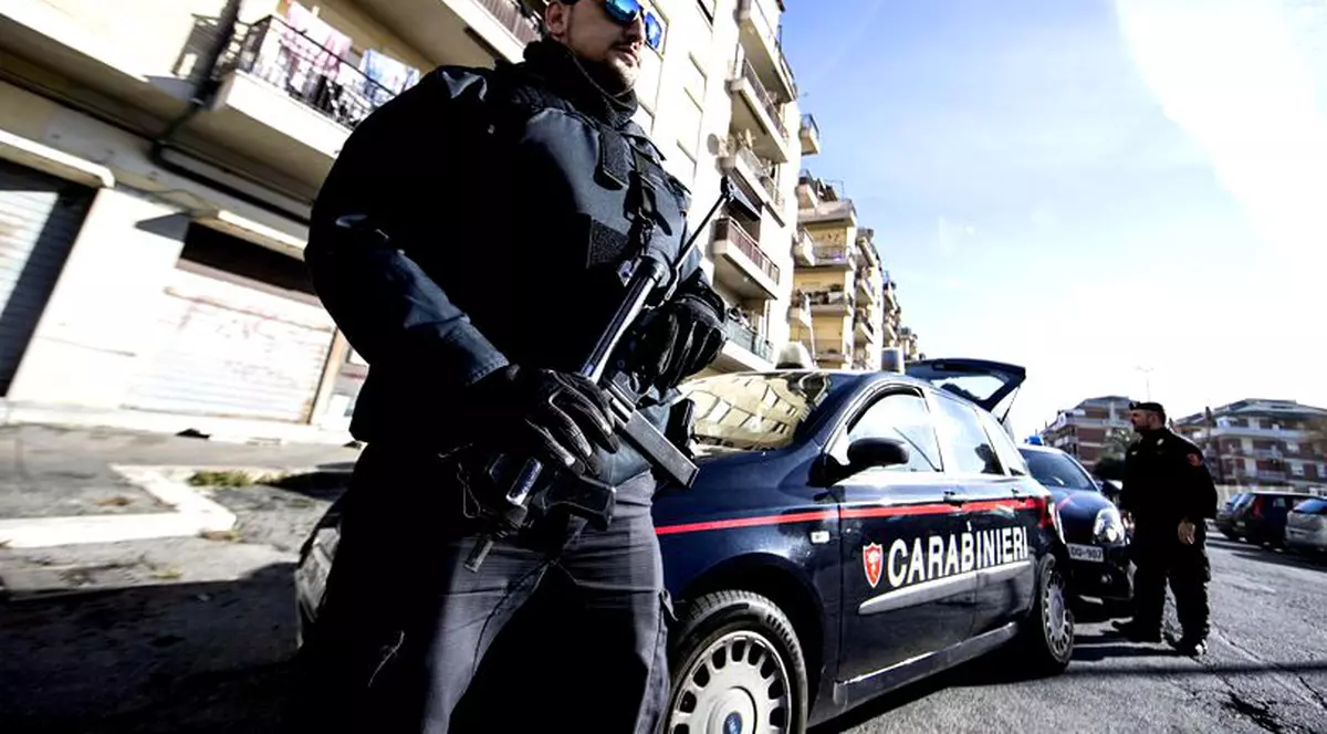 Un român și-a ucis iubita în stradă, în Italia