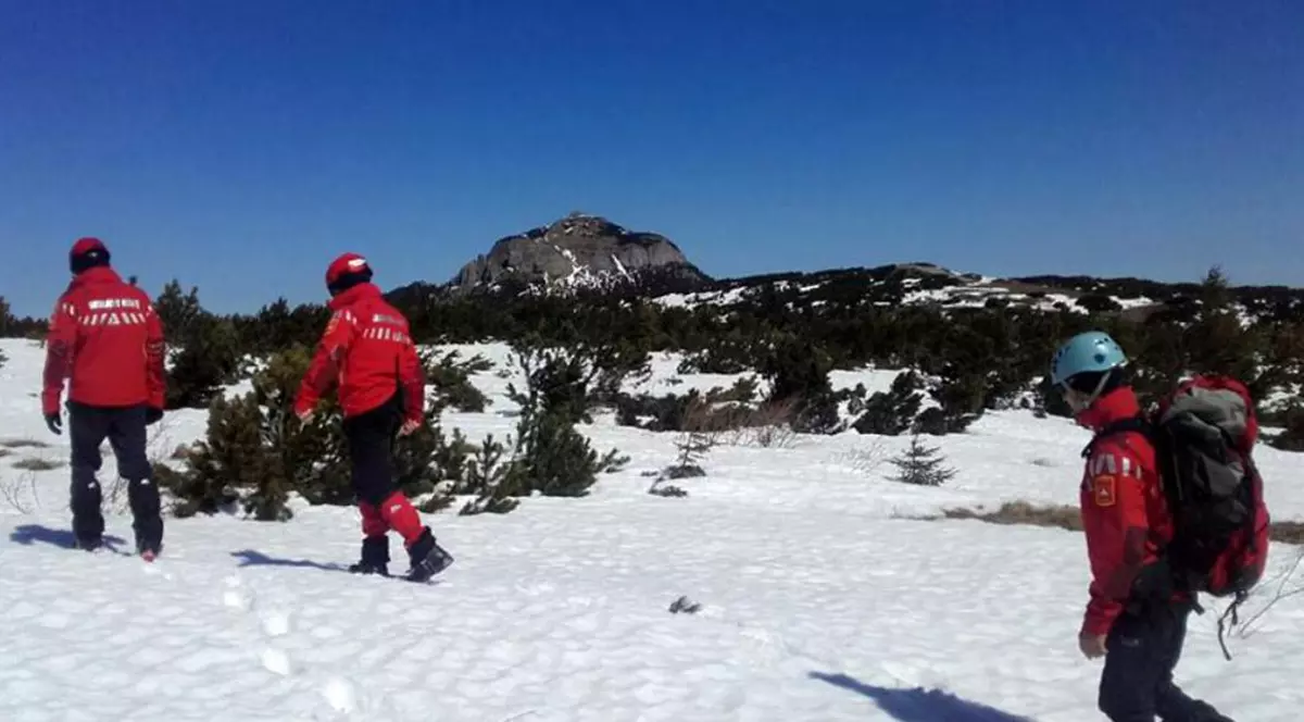 Doi turişti maghiari au rămas blocaţi pe Vârful Negoiu