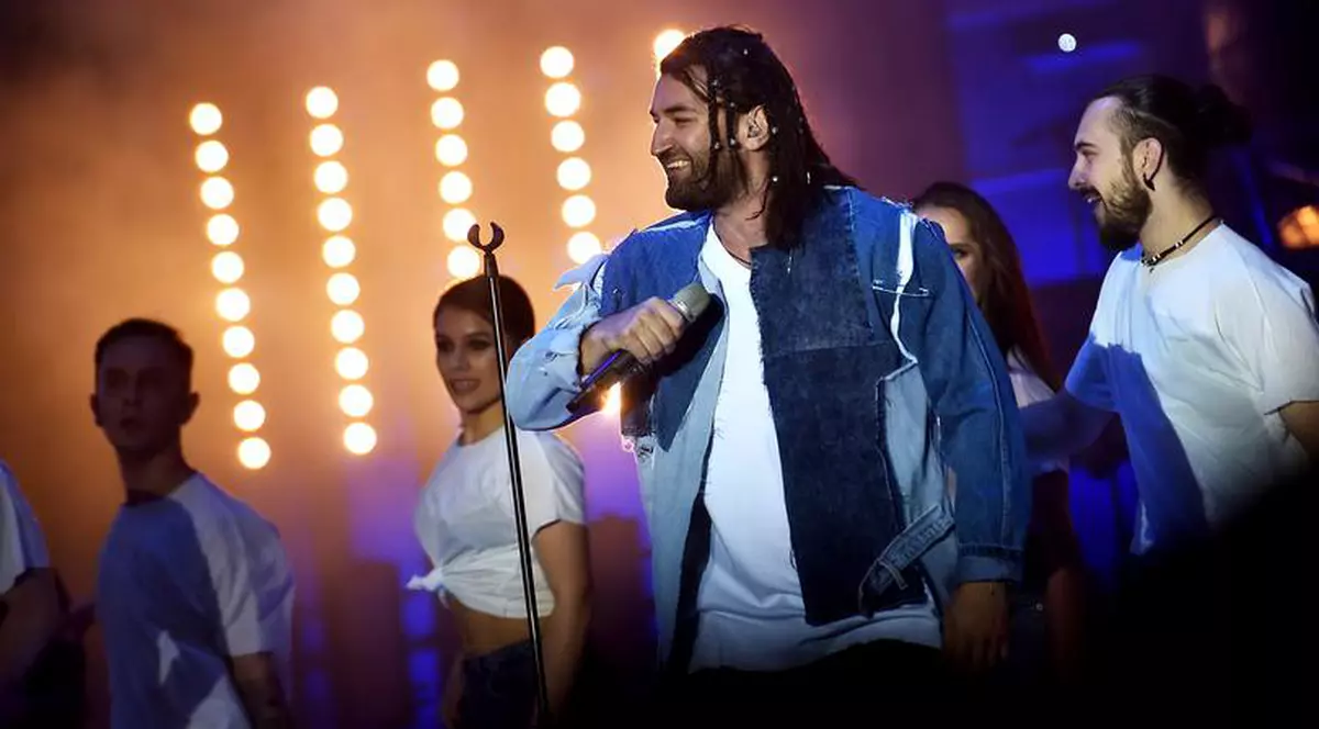 Smiley i-a suflat jobul Deliei! 15.000 de euro într-o oră, la petrecerea organizată într-un mall din Capitală