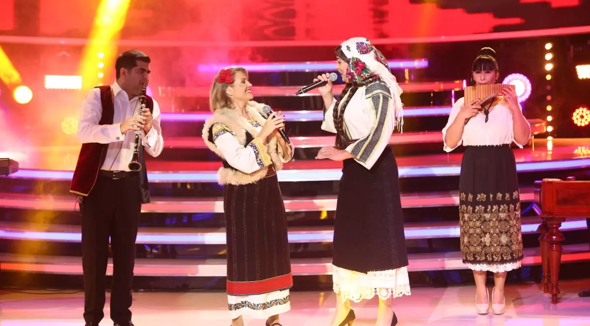 Mirela Vaida îmbracă portul popular moldovenesc și cântă cu Alin Gheorghișan, la "Te cunosc de undeva!"