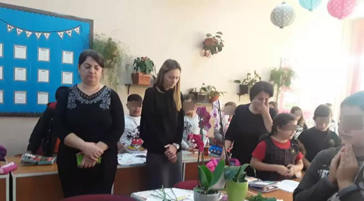 Colegii și profesorii o plâng pe Teodora, fetița de 9 ani. Colegii și profesorii Teodorei, în clasa în care a învățat aceasta