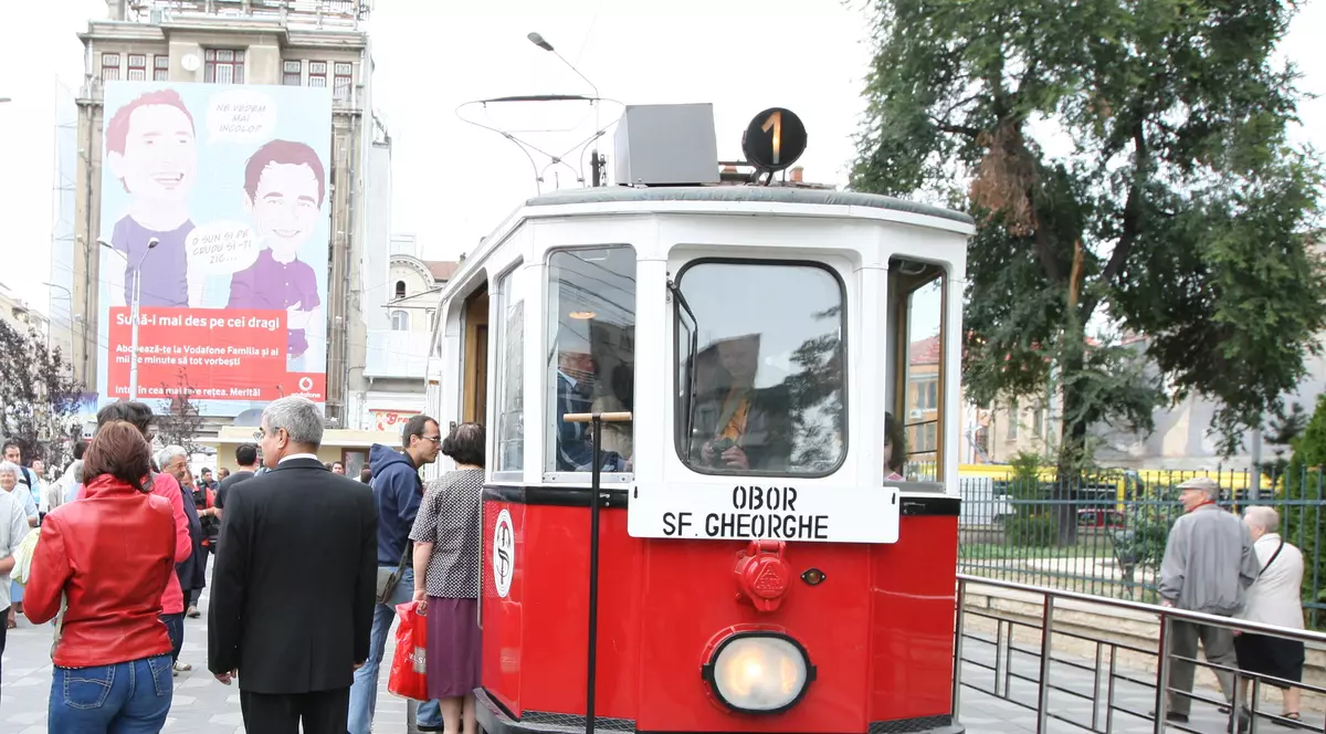 Parada tramvaielor de epocă, în București, pe 28 octombrie. Tramvai de epocă, la Sf. Gheorghe
