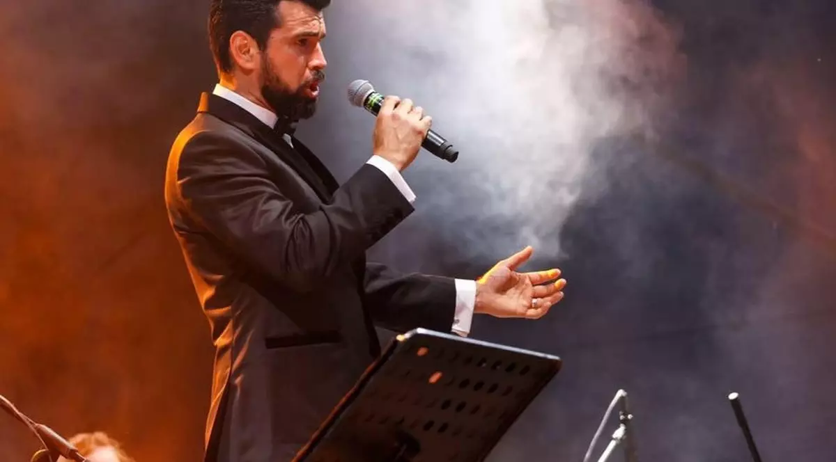A cucerit scenele de opera din Europa, dar tot acasă se simte cel mai bine. Vlad Mirită cântă la liturghii