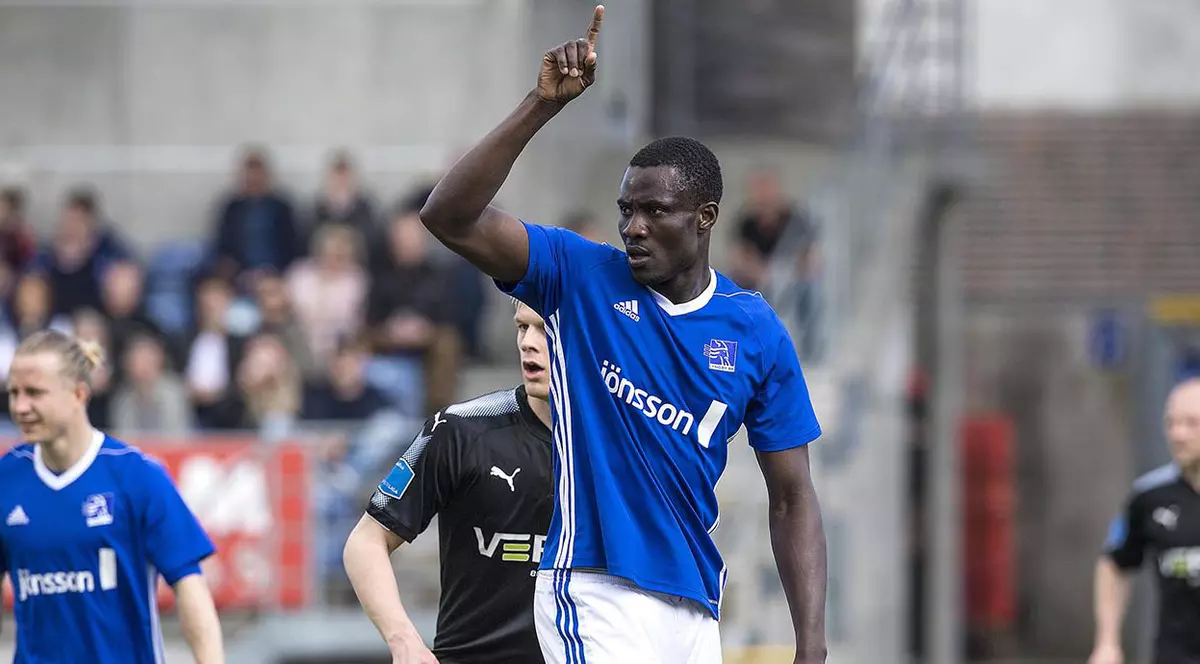 Dinamo a ofertat un uriaș nigerian: atacantul Kim Ojo