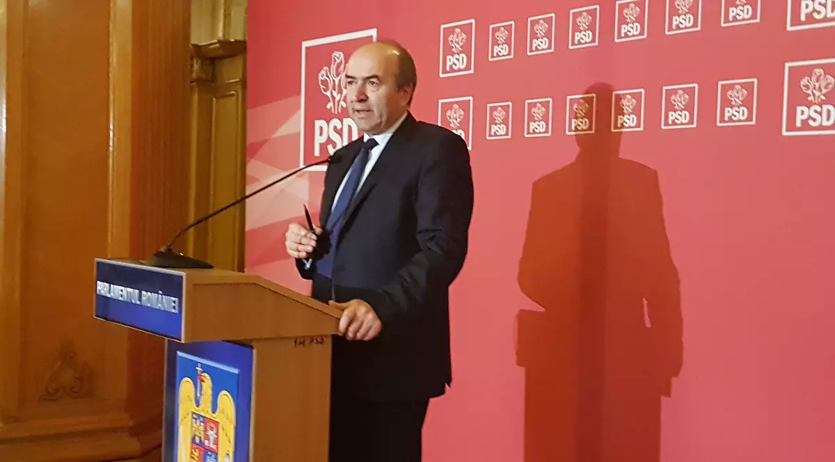 UPDATE. Tudorel Toader anunţă o posibilă sesizare la CCR, după refuzul lui Klaus Iohannis de a numi miniştri, până după 1 decembrie
